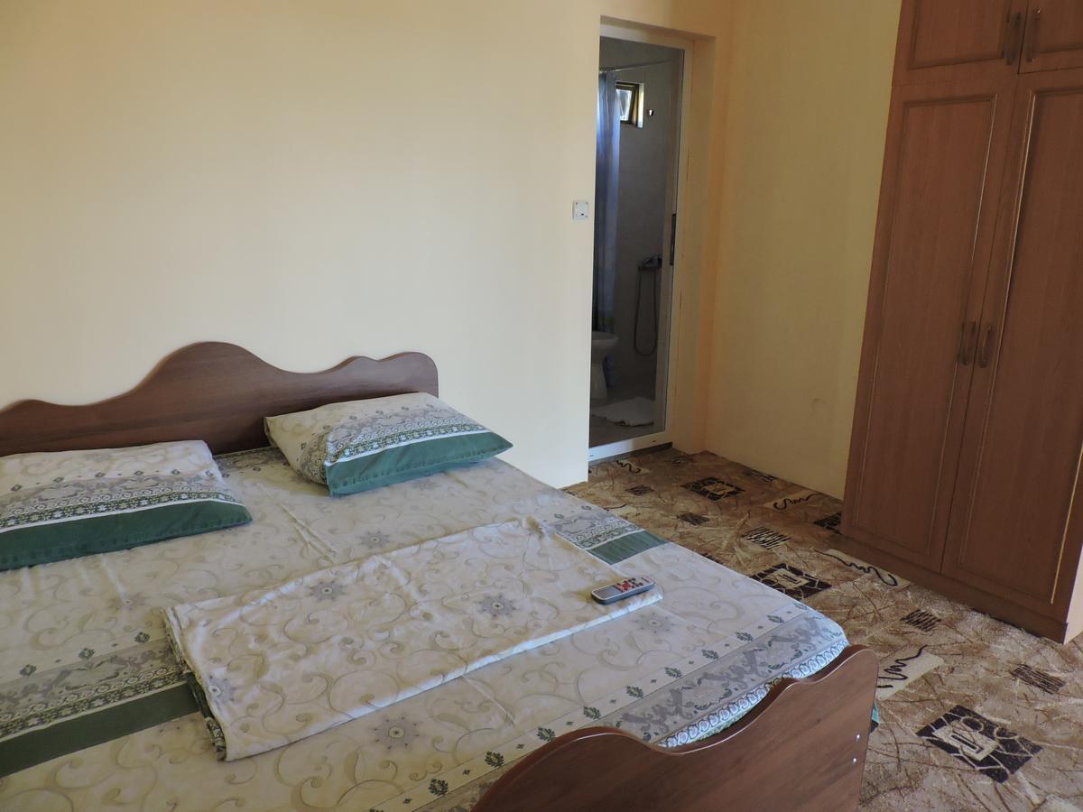 Guesthouse U Moti New Athos 외부 사진